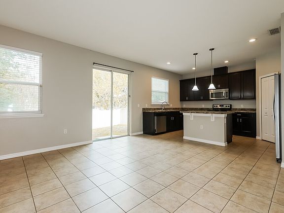 3rd image of 1309 Canyon Oaks Dr