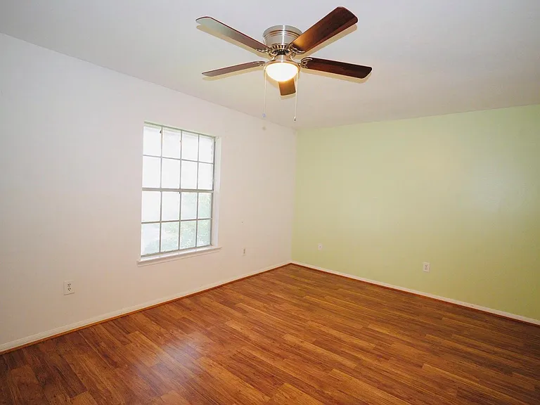 7600 Burgoyne Rd #250 — Photo 4