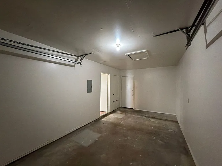 1215 Ridgemont St — Photo 26