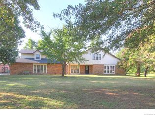 9112 E Misty Dr, Claremore, OK 74019