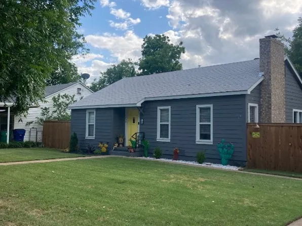 1208 Carolina St, Graham, TX 76450