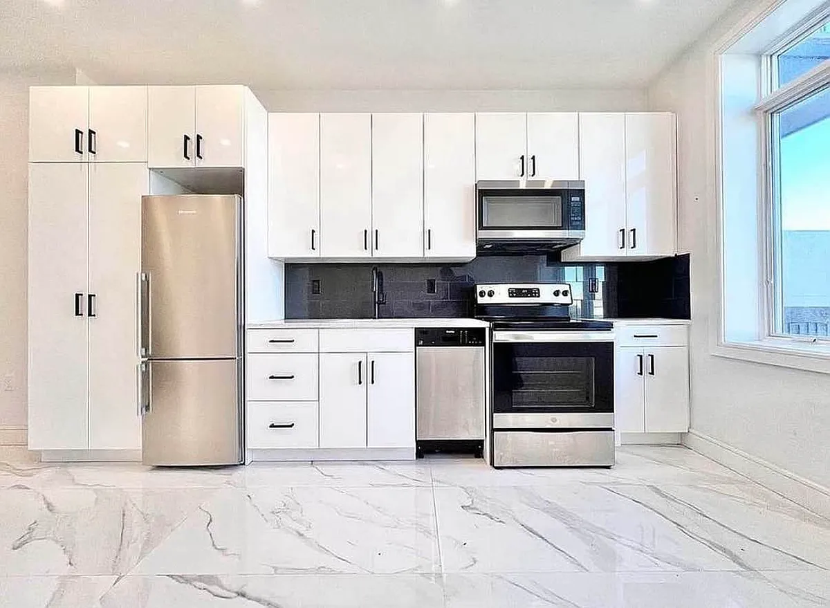 Building Photo - 1537 Dean St #3D