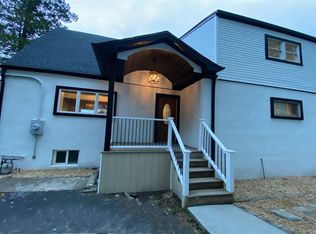 1066 Reilly St, Bay Shore, NY 11706