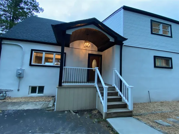 1066 Reilly Street, Bay Shore, NY 11706