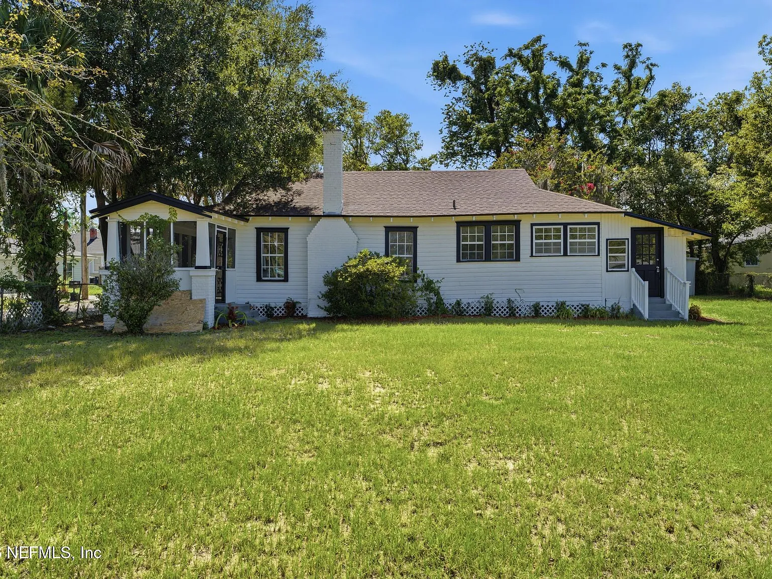 3 bed, 2.0 bath, 1116 sqft, $1,525 — Photo 2