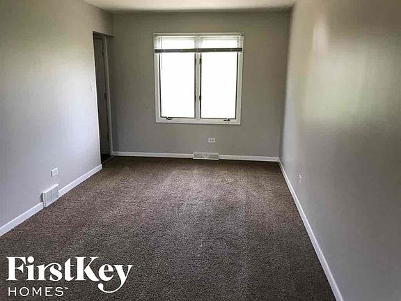 4th image of 17106 Everett Ave