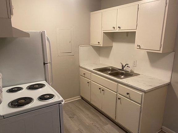 4th image of 2134 Fairfax Ave APT C4
