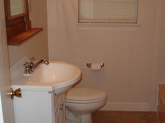 4th image of 4712 W 71st Ter