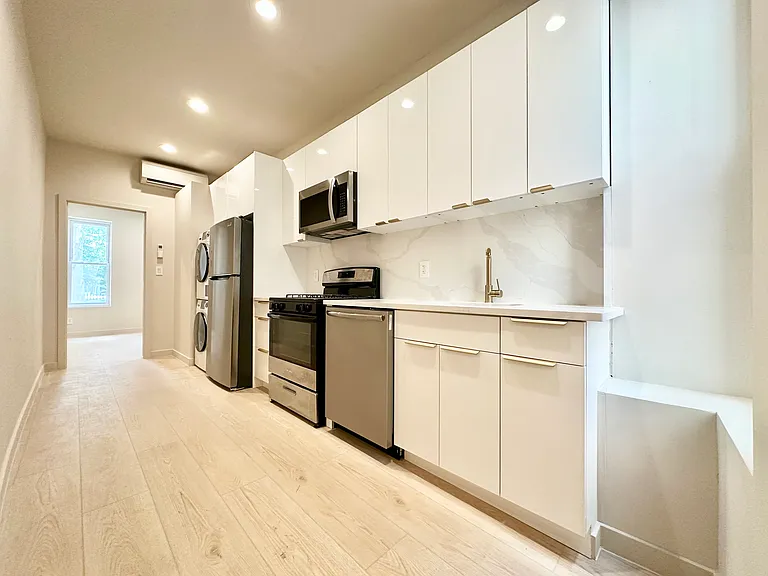 131 Starr St #1B — Photo 4