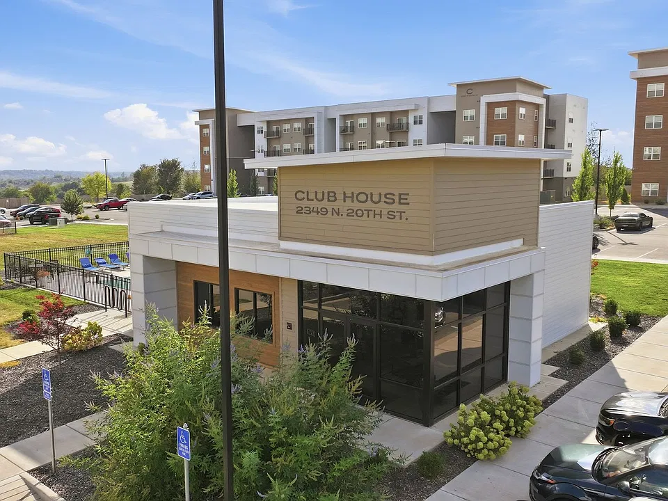 Finley Ridge Apartments