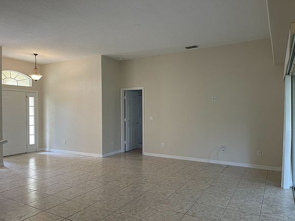 2nd image of 1089 SW Haleyberry Ave