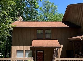 1101 Pine Tree Dr, Buford, GA 30518