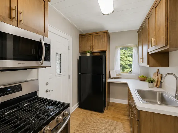 14 W 47th St APT 4, Minneapolis, MN 55419