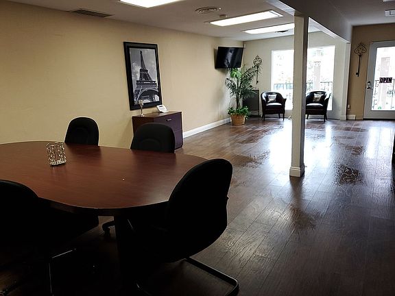 3rd image of 308 Vista Village Dr