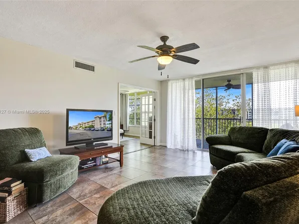 2651 S Palm Aire Dr APT 402, Pompano Beach, FL 33069