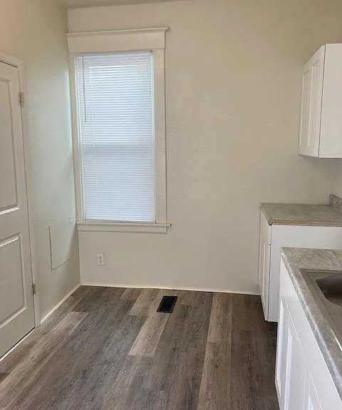 2419 NE Madison Ave — Photo 4
