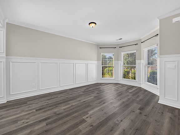 5th image of 413 Astoria Way
