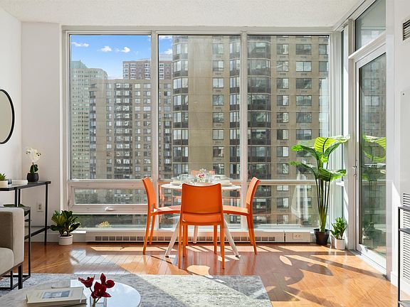3rd image of 20 Newport Pkwy #906