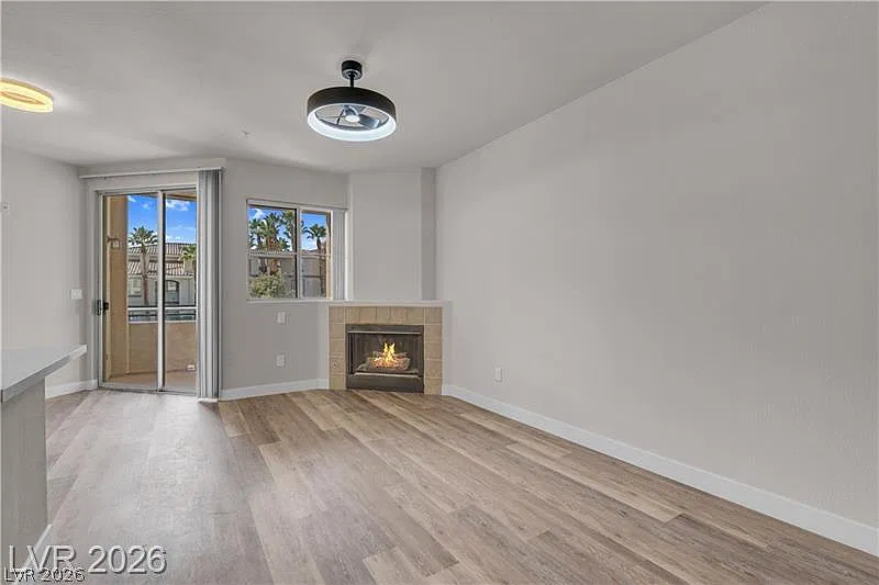 2 bed, 2.0 bath, 943 sqft, $1,450 — Photo 4