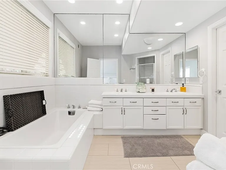 608 Poinsettia Ave #B — Photo 22