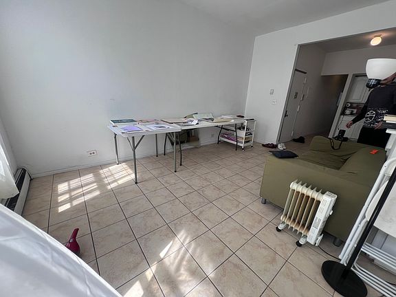 4th image of 915 Broadway #4