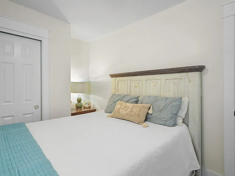 71 E Lafavre Ln — Photo 17