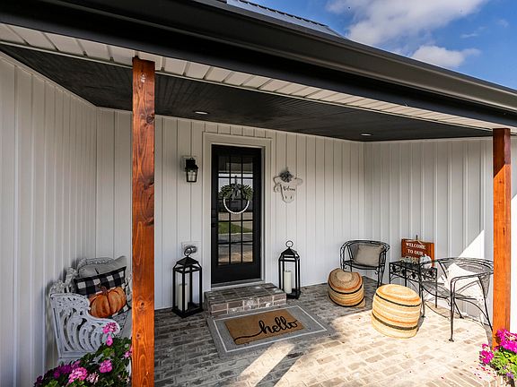 3rd image of 143 S Main St