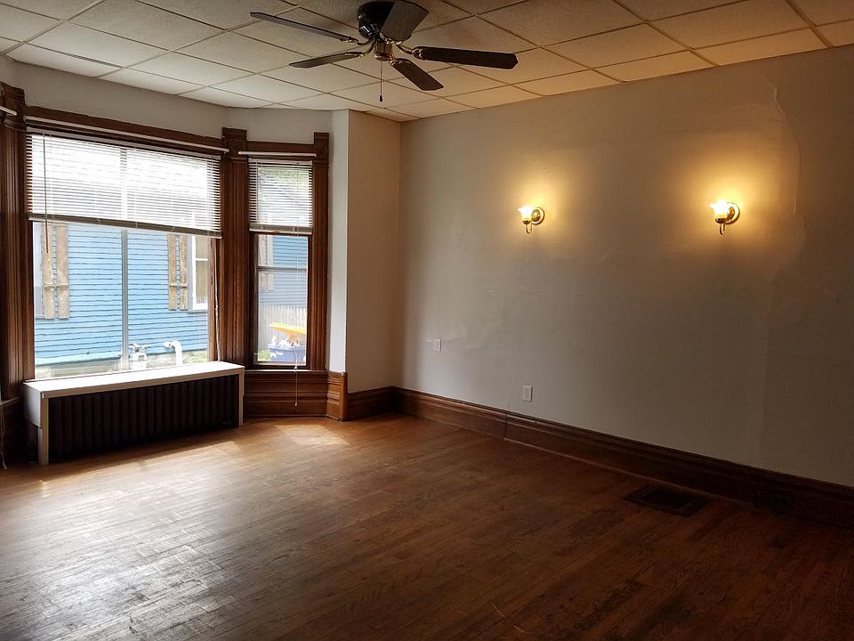 1st image of 1575 Coit Ave NE APT 1