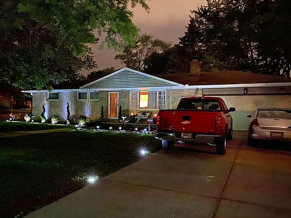 4th image of 891 S Court St