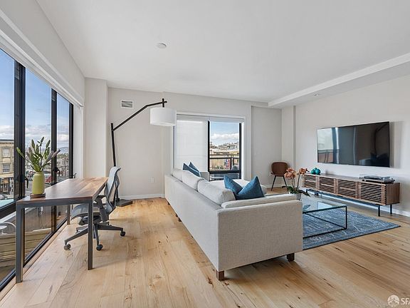 3rd image of 1731 Powell St #302