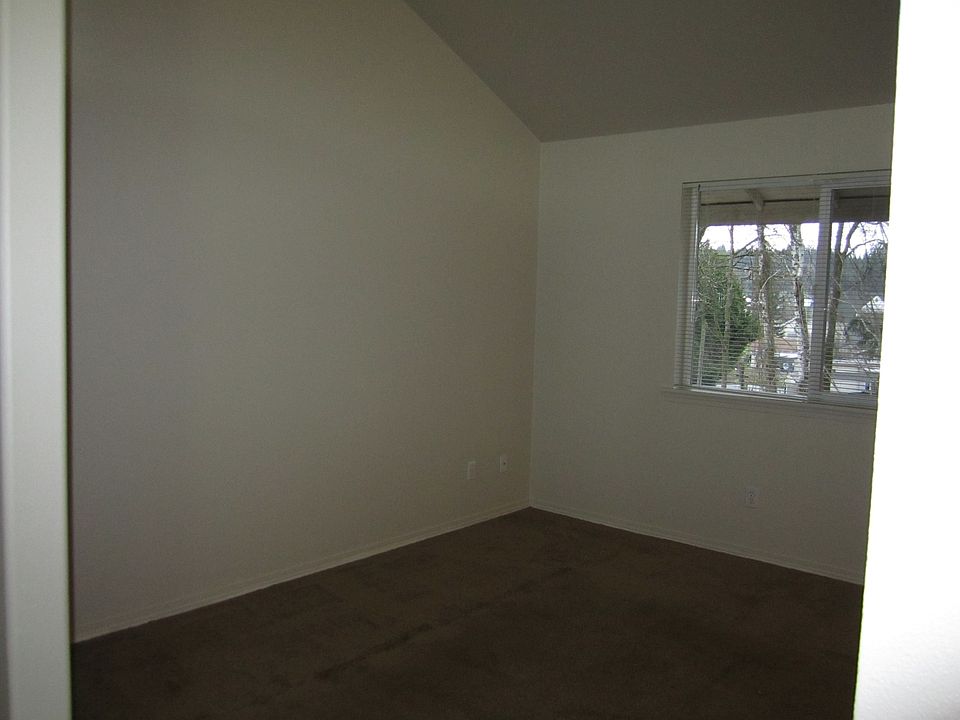 1st image of 326 Park St APT 202