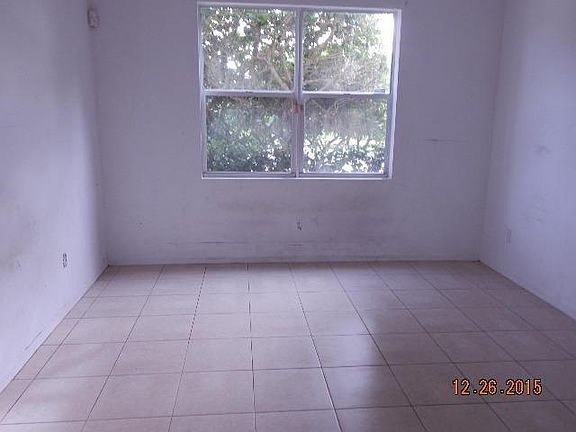 3rd image of 216 Seminole Lakes Dr