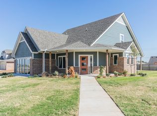 10500 Glover River Dr, Yukon, OK 73099