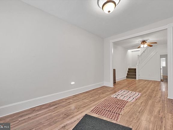 4th image of 1018 E Centre St