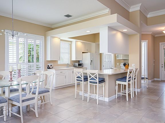3rd image of 10581 SW Stratton Drive