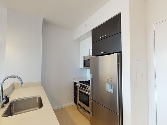 3rd image of 795 Columbus Ave APT 8C