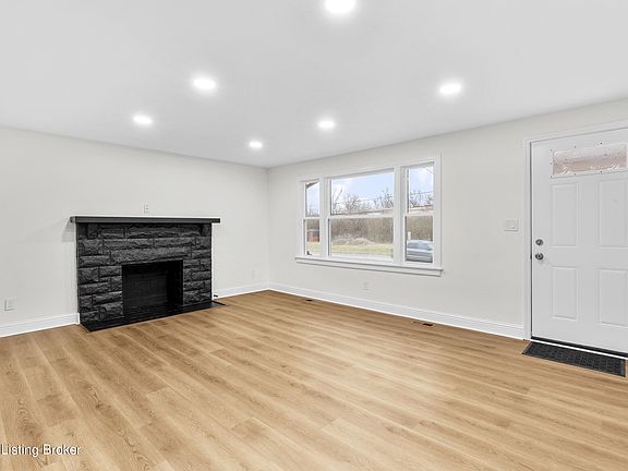 4th image of 4312 Mae Ave