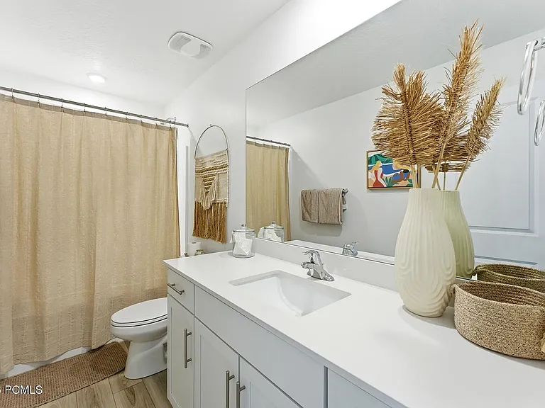2277 N Wildwood Ln — Photo 23