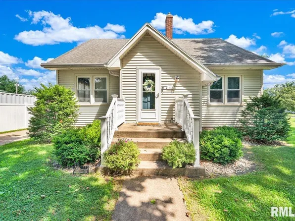 112 S Menard St, Metamora, IL 61548