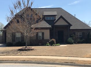 3400 W Kirkwood St, Rogers, AR 72758