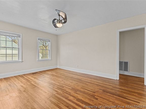 2nd image of 941 Chester Cir