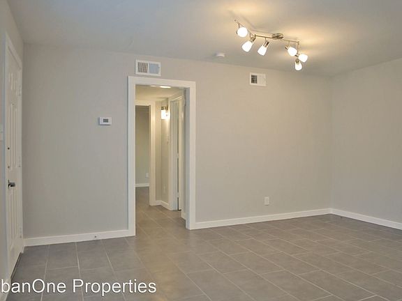 5th image of 306 Stratford St APT 1