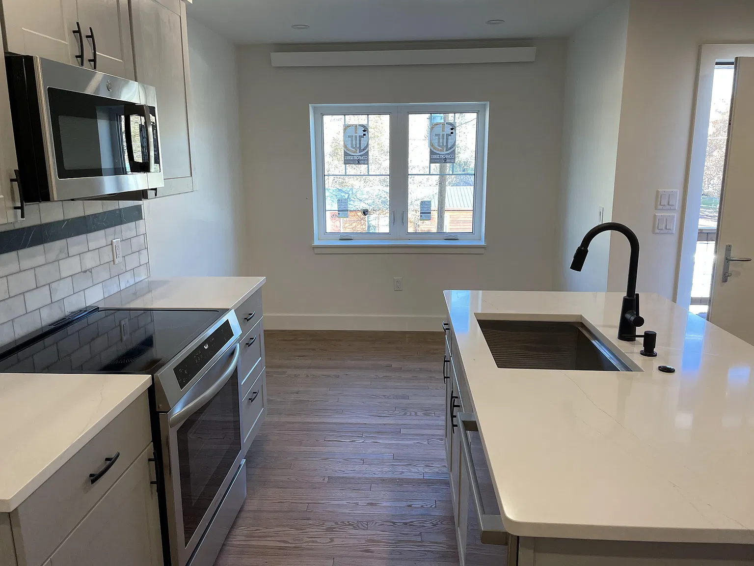 1 bed, 850 sqft, $1,800 — Photo 4
