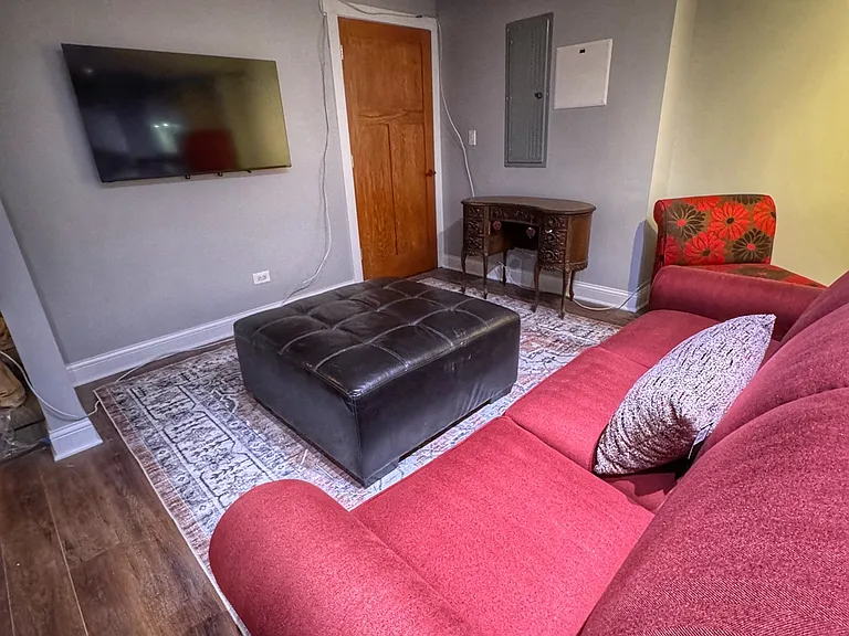 2316 Brown Ave #G — Photo 10