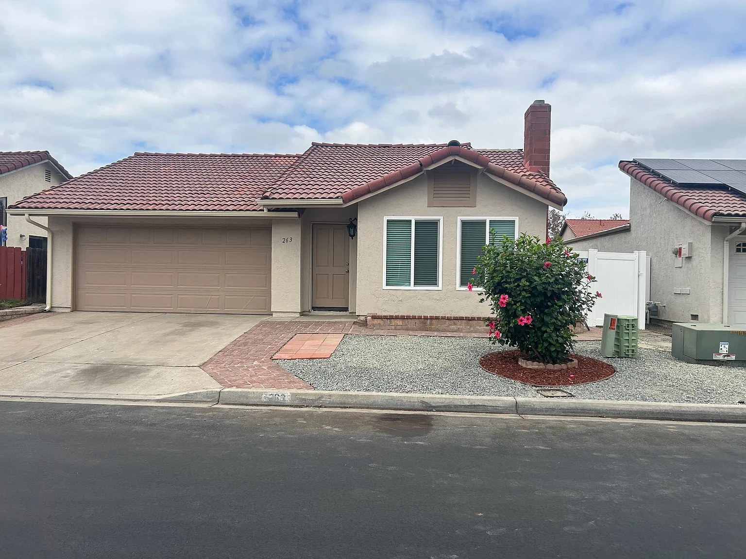 3 bed, 1284 sqft, $3,900 — Photo 2