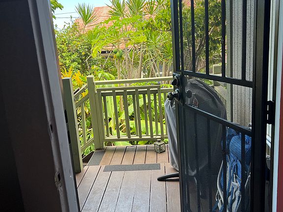 This is the front screen, it is a security screen, if someone chooses they can lock the screen at night and leave the leave it open.