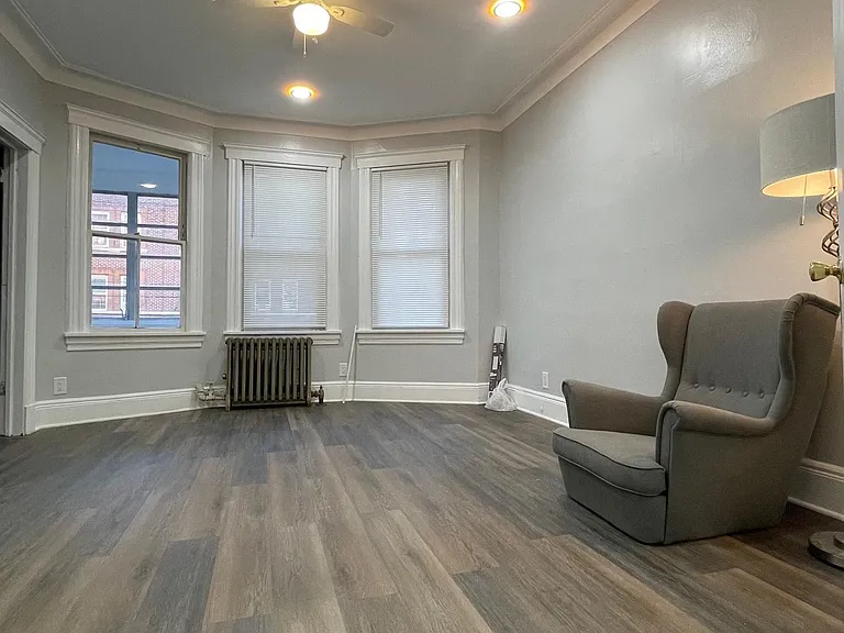 101 Romaine Ave #A — Photo 1