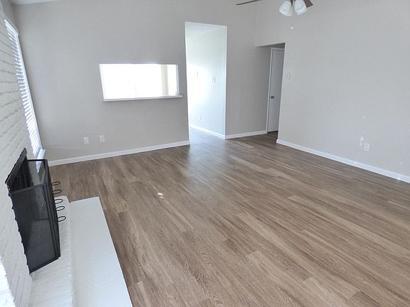 4th image of 206 W William Cannon Dr #A