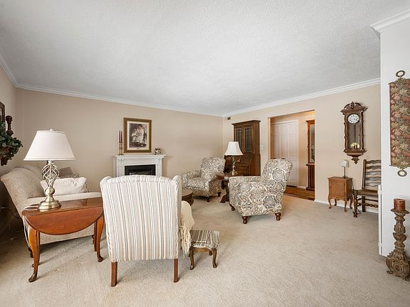 4th image of 4501 N Wheeling Ave #3108