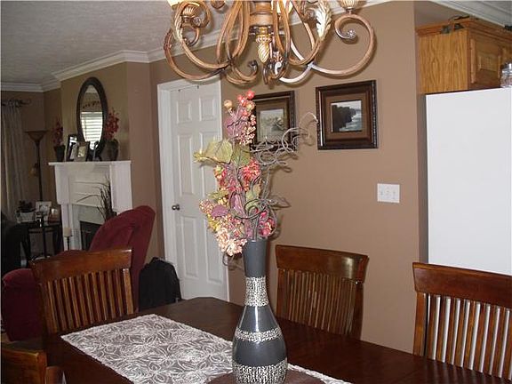2nd image of 132 Honeysuckle Dr